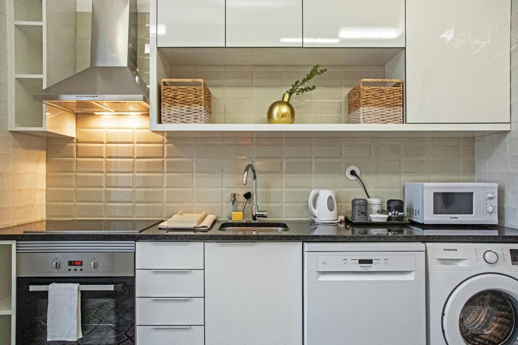 Apartment Colourful And Tasteful 2bedroom In Graca Lissabon