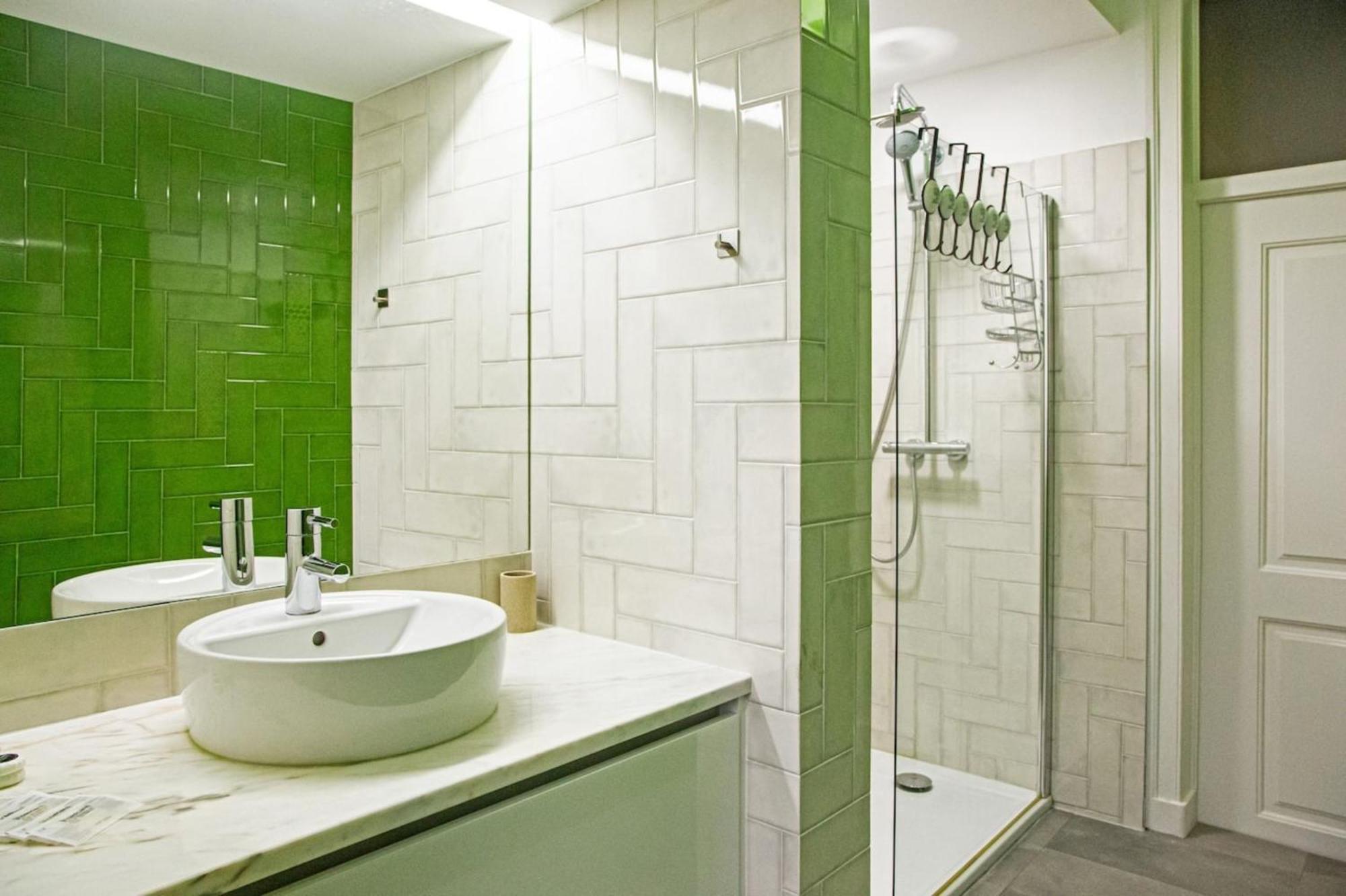 Colourful And Tasteful 2bedroom In Graca Apartment