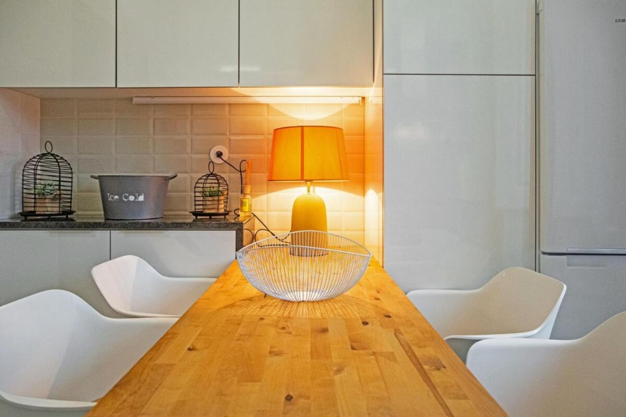 Colourful And Tasteful 2bedroom In Graca Apartment Lissabon